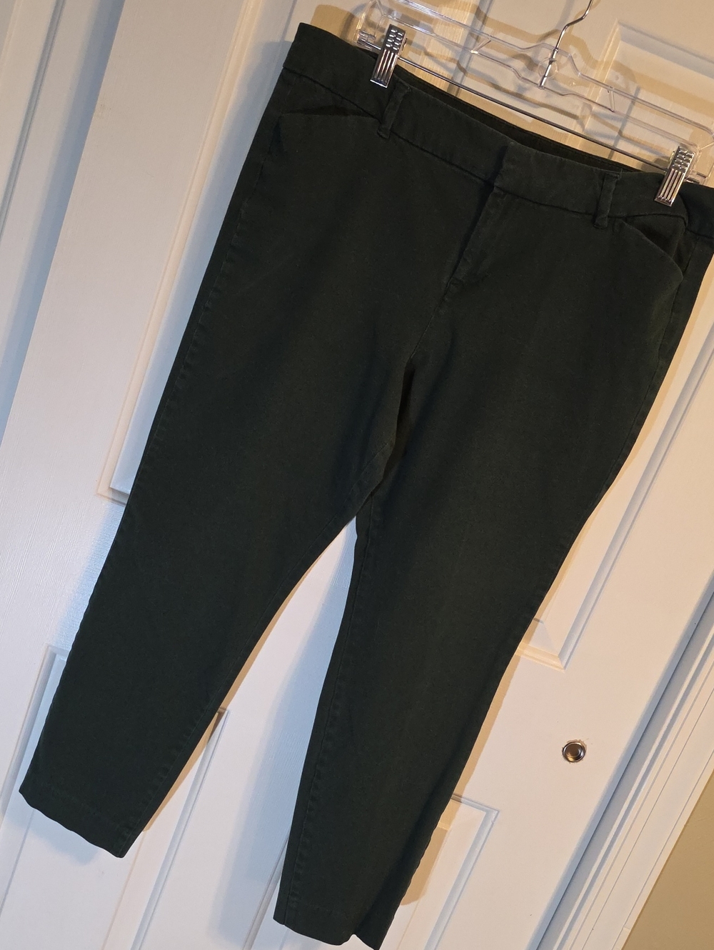 Old Navy Women's Cropped Ankle Pants in Dark Green